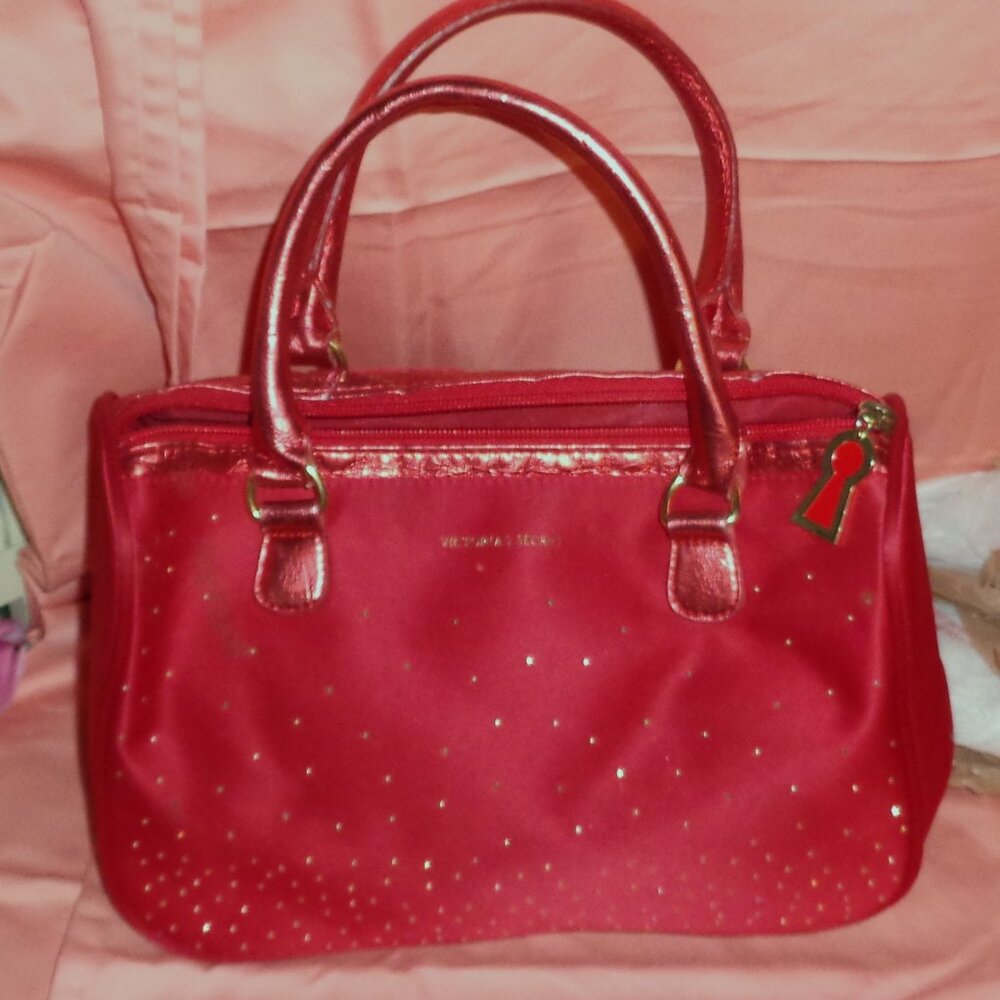 SOLD!           GORGEOUS RED VICTORIAS SECRET SACHEL WITH SCATTERED GOLD SEQUINS
